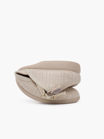 Pisamonas - Bailarina en beige