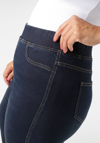 Aniston Skinny Jeans in Blue