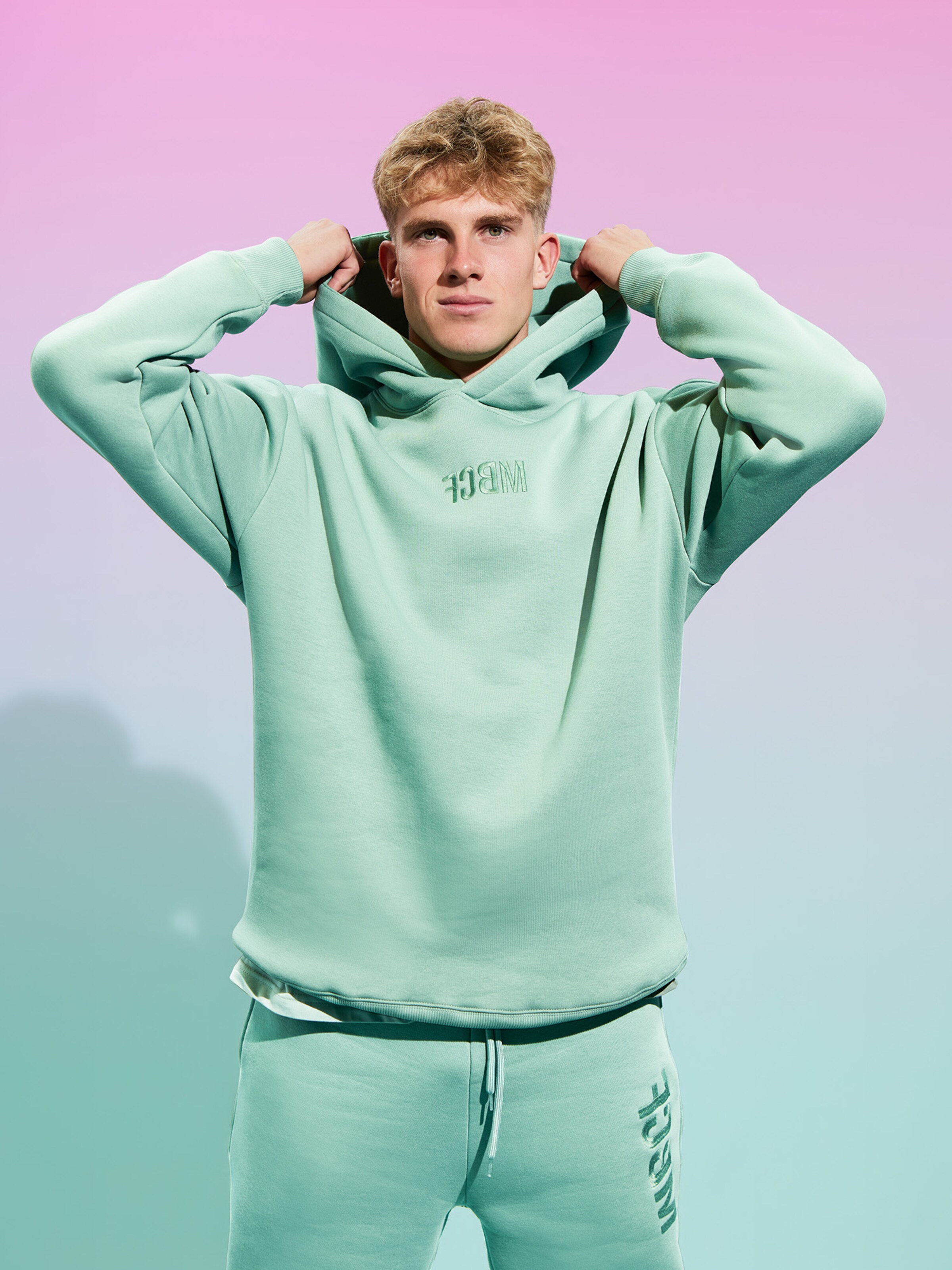 Fc bayern clearance sweater