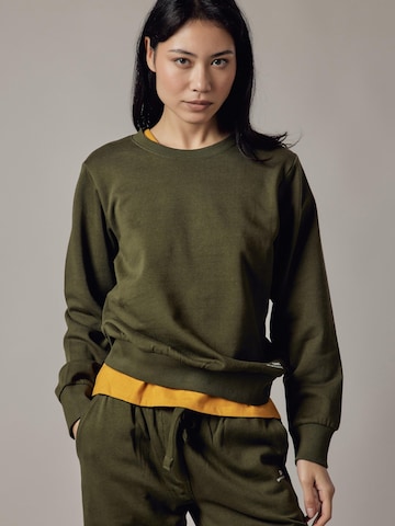 OWN Off With Nature Sweatshirt 'Felpa Felpata Girocollo' in Groen: voorkant