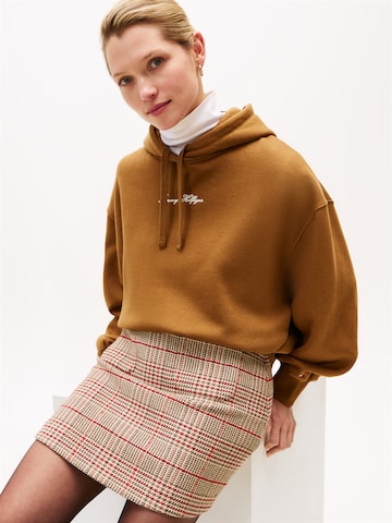 TOMMY HILFIGER Tréning póló 'CLASSIC' - barna