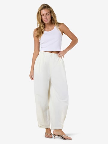 Noisy may - regular Pantalón deportivo en blanco