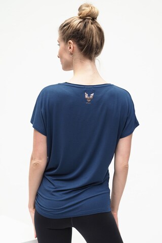 Kismet Yogastyle T-Shirt in Blau