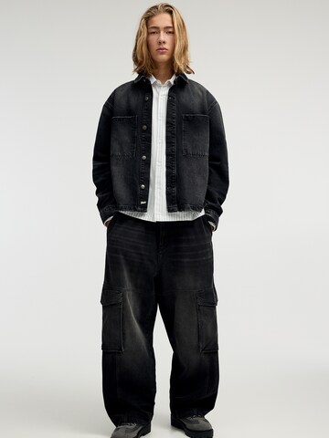 Largi Pantaloni eleganți de la Pull&Bear pe negru