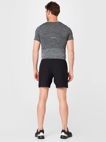 ASICS Regular Sportshorts in Schwarz