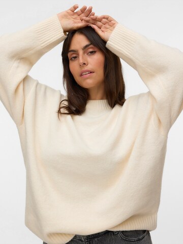 Vero Moda Curve Sweater 'VMBoom' in Beige
