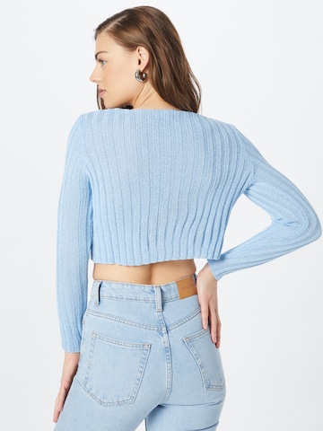 Geacă tricotată de la Nasty Gal pe albastru
