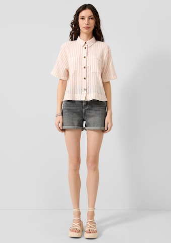 QS Regular Shorts in Grau