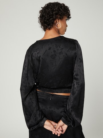 A LOT LESS Bluza 'Paulina' | črna barva