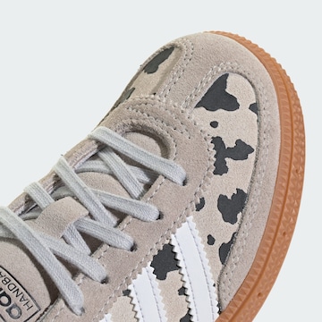 ADIDAS ORIGINALS Sneakers 'Handball Spezial' in Grijs