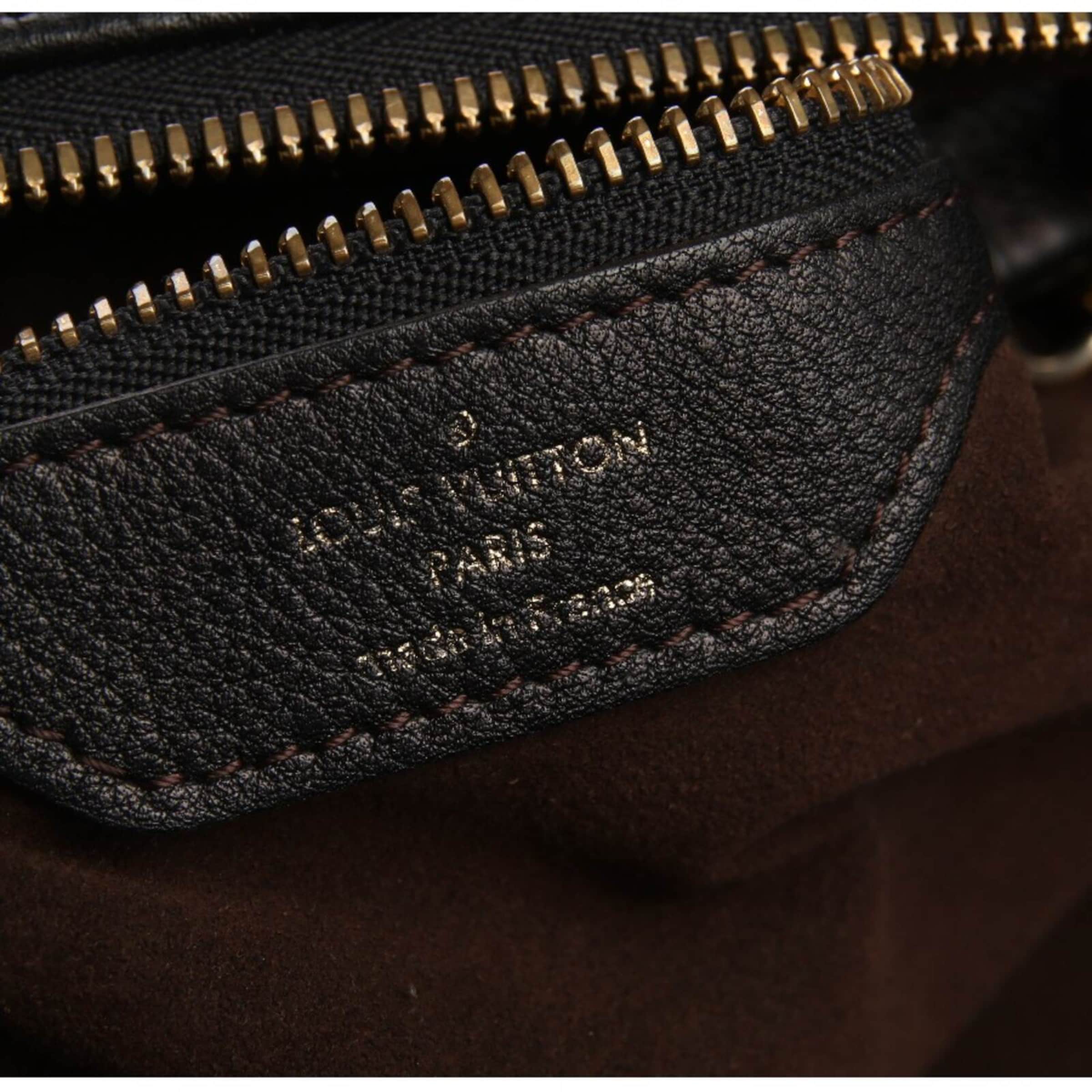 Louis Vuitton Bag in One size in Black