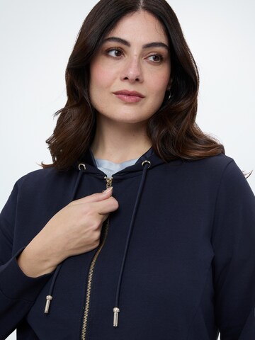 Pullover di Fiorella Rubino in blu