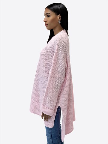 Elara Trui in Roze