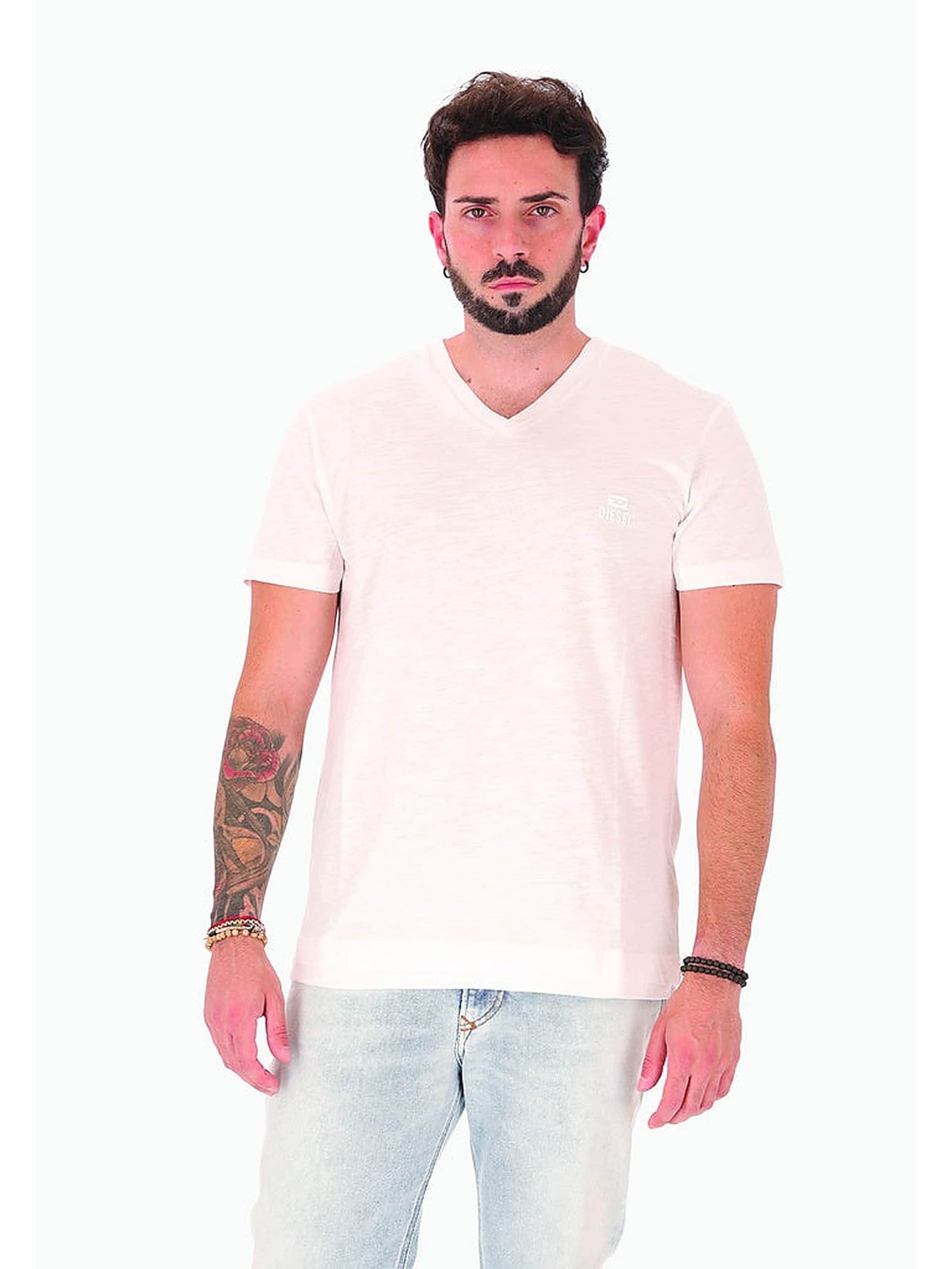 T-Shirt 'Upgrade your wardrobe with this essential tee, a versatile piece designed for th' DIESEL en blanc : devant