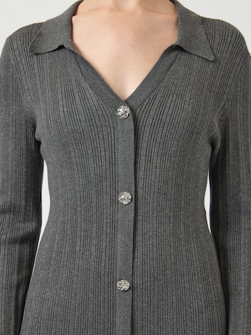 YAS Πλεκτό φόρεμα 'YASMIQLO' σε γκρι