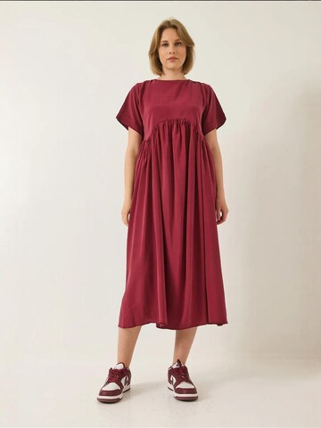 Bianco Lucci Jurk in Rood: voorkant