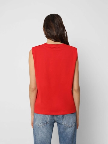 Scalpers Top in Red
