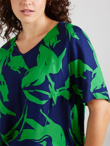 ONLY Carmakoma - Blusa 'CARFlorra' en azul