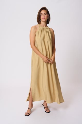 Robe 'Florence' Kaffe en beige : devant