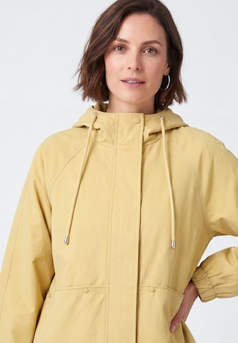 Usha Between-season jacket in Yellow