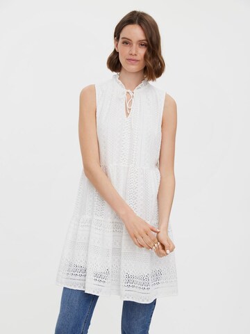 Robe VERO MODA en blanc : devant