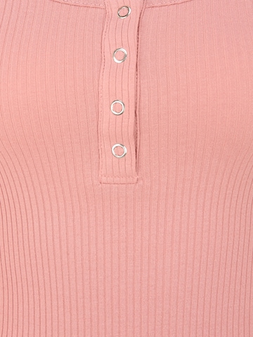 Pieces Petite - Camiseta 'KITTE' en rosa