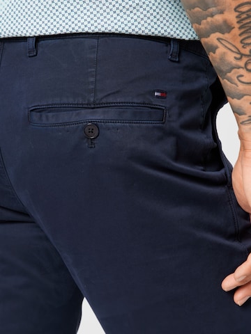 TOMMY HILFIGER Slimfit Chino 'Bleecker' in Blauw