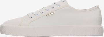 Baskets basses Calvin Klein en blanc : devant