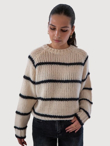 WEARABLE STORIES Pullover 'Nayla' in Beige