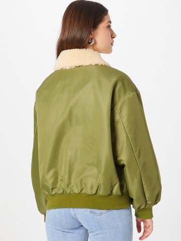 LEVI'S ® Übergangsjacke 'Elise Retro Bomber' in Grün