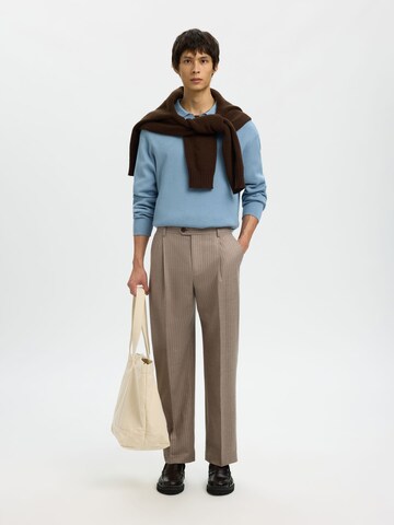 SELECTED Regular Hose in Braun