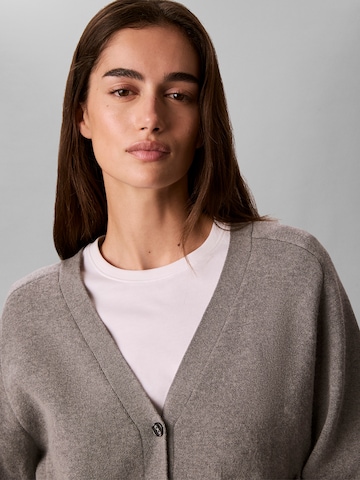 Regular Cardigan Calvin Klein Jeans en gris