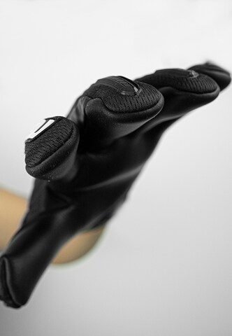 REUSCH Torwarthandschuhe 'Attrakt Freegel Infinity' in Schwarz