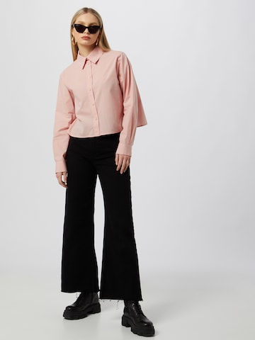 WEEKDAY Blouse 'Gwen' in Roze