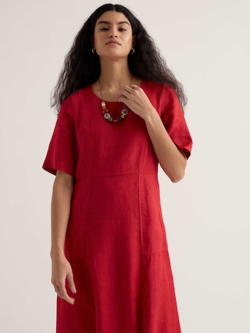 Rochie de vară 'Grass Wave' de la Seasalt Cornwall pe roșu