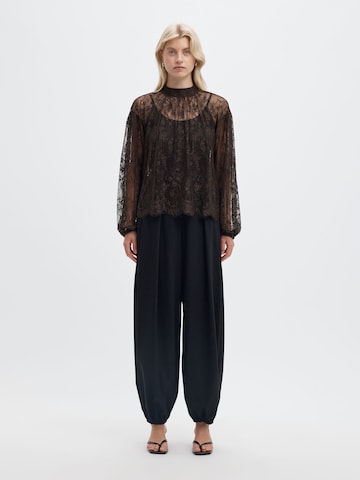 SELECTED - Blusa en marrón