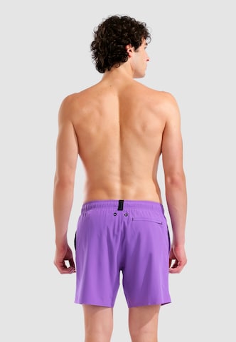 ARENAKupaće hlače 'EVO BEACH SHORT SOLID' - ljubičasta boja