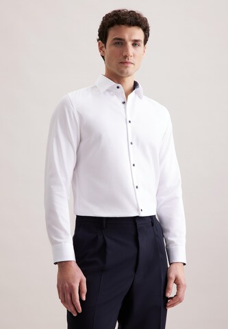Coupe slim Chemise business 'Schwarze Rose' SEIDENSTICKER en blanc : devant