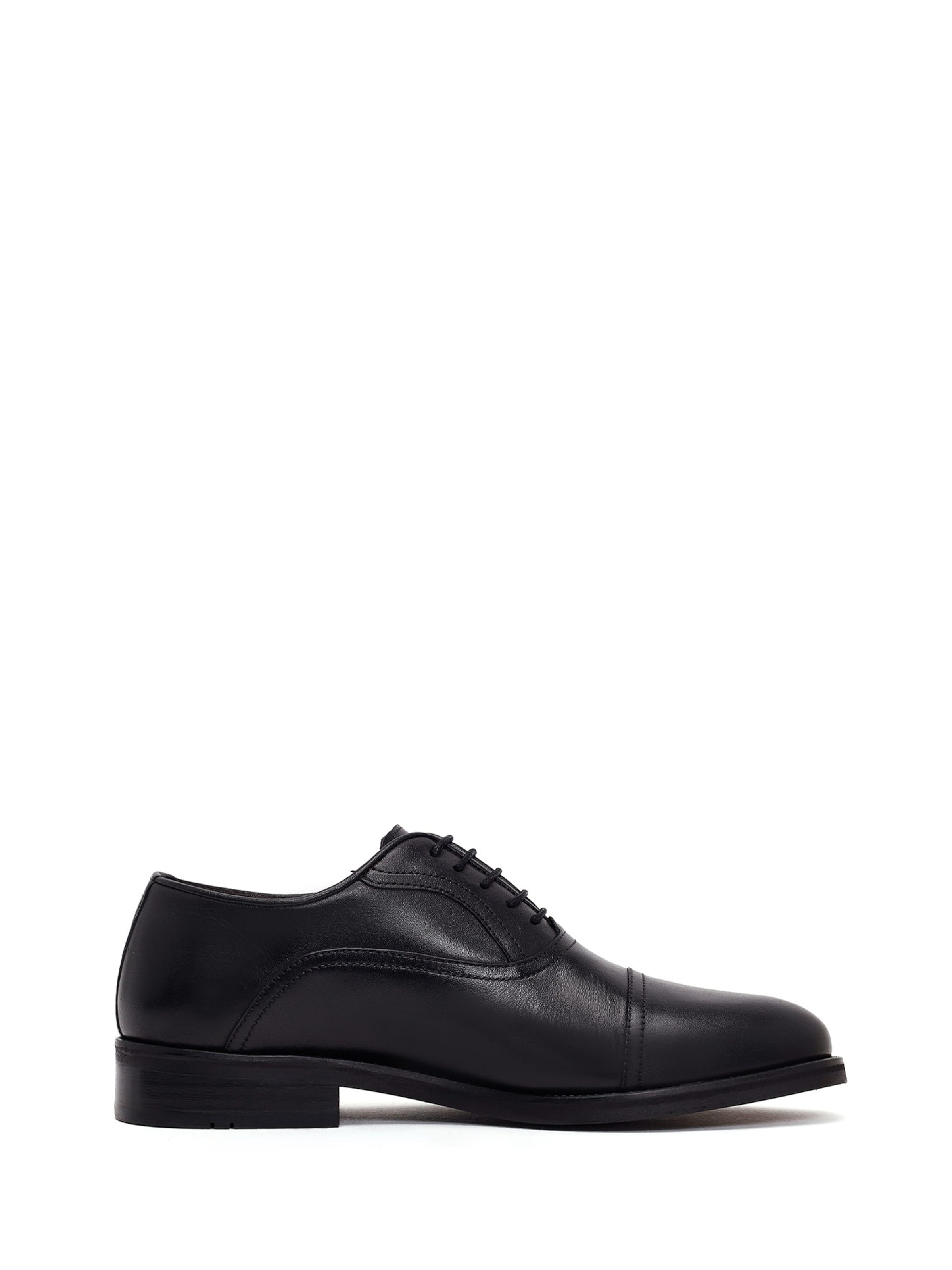 Derimod - Zapatos con cordón en negro