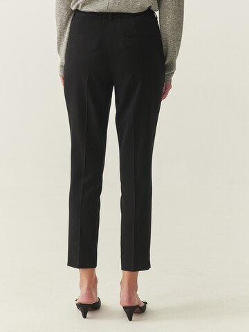 TATUUM Slimfit Broek in Zwart