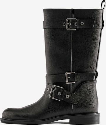 Botine de la Pull&Bear pe maro: față