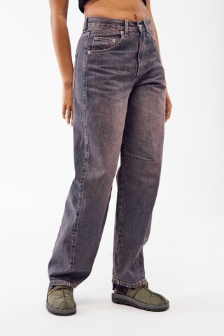 BDG Urban Outfitters Zvonové kalhoty Džíny 'Logan' – fialová: přední strana