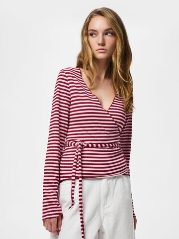 T-shirt 'PCLAYA' PIECES en rouge : devant