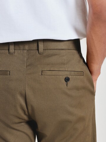 regular Pantaloni chino di Next in grigio