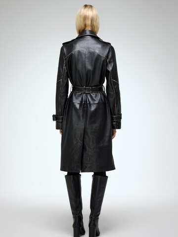 V S P Winter coat 'Helena' in Black