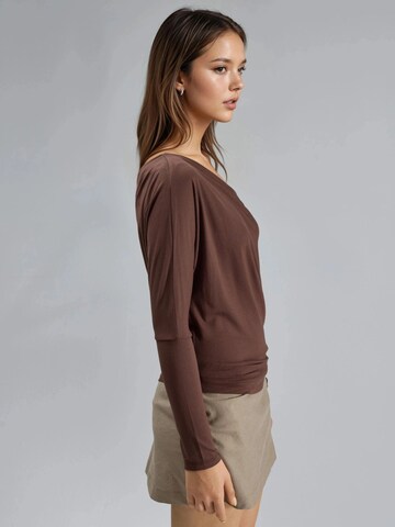 Busem Blouse in Bruin