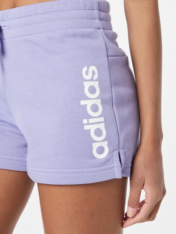 ADIDAS SPORTSWEAR Regular Sportshorts in Lila