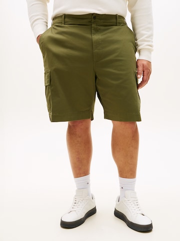 Loosefit Pantalon cargo 'ESS' Tommy Hilfiger Big & Tall en vert : devant