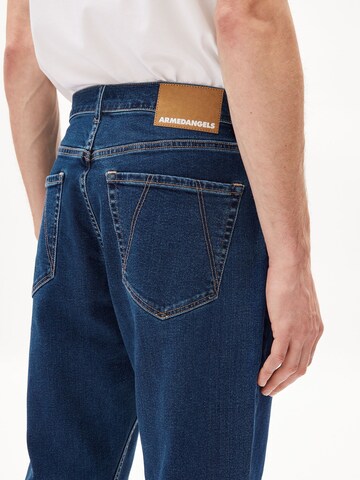 ARMEDANGELS Regular Jeans 'AARJO TARPA' in Blauw