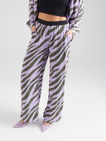 Wide Leg Pantalon 'VILLE' NÜMPH en violet : devant